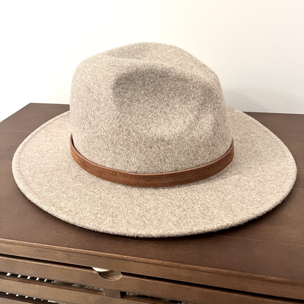 Woman’s classic wool fedora